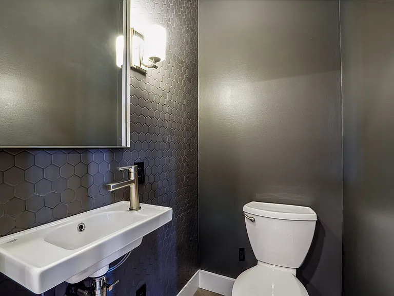1386 1/2 Neil Ave #1/2 — Photo 11