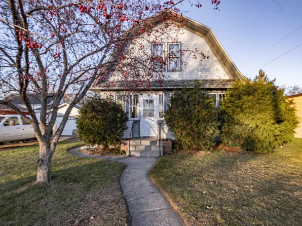 16 W Park St, New York Mills, MN 56567