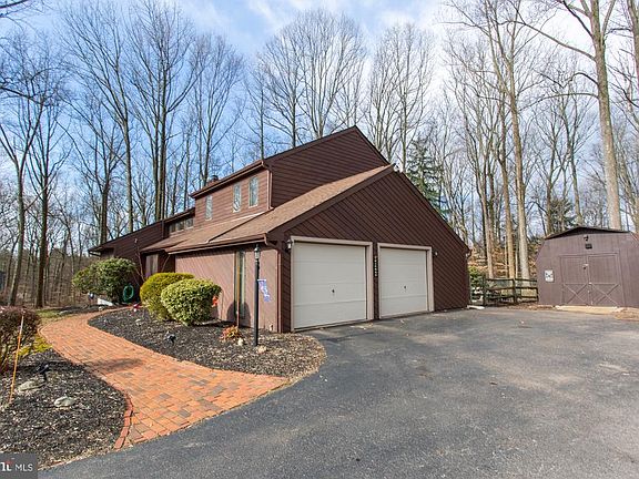 5th image of 1109 Shadow Wood Dr