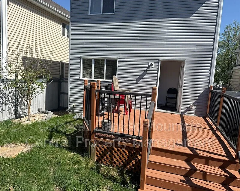 4 bed, 3.5 bath, 1517 sqft, $2,495 — Photo 3