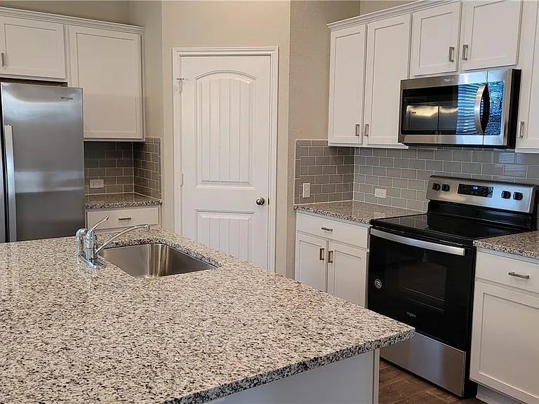 6406 Kildare Dr — Photo 5