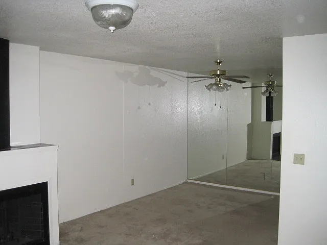 10-035, 1340 N Recker #342 - 342 — Photo 4
