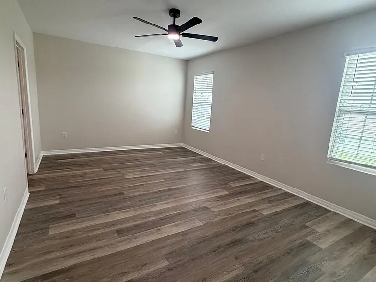 225 Gina Ln — Photo 20