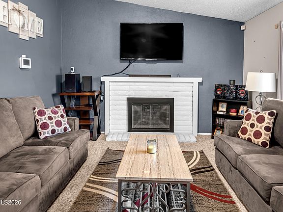 3rd image of 1012 Alta Vista Dr