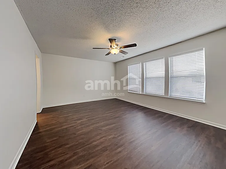 10890 Clear Spring Dr — Photo 10