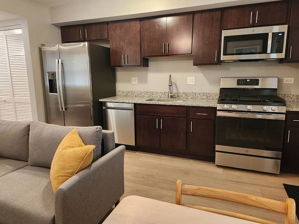 1st image of 6230 S Woodlawn Ave #1R