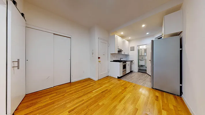 Rented by Bond New York | media 1