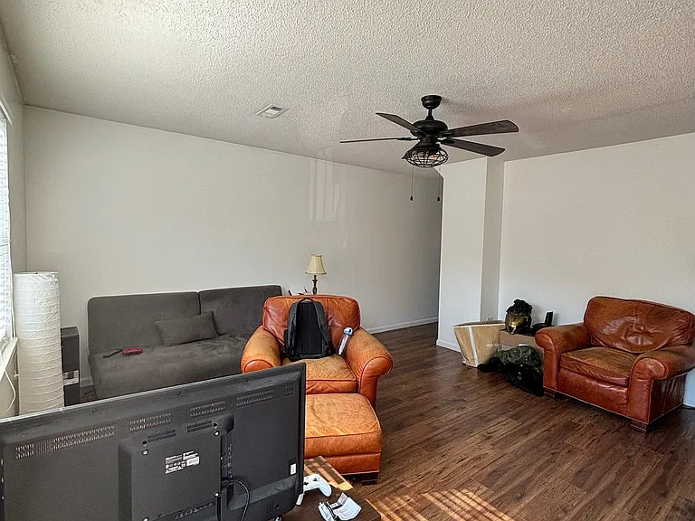 2165 S Milledge Ave #E1 — Photo 4