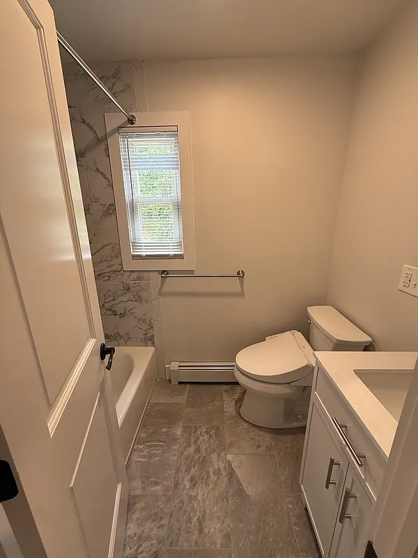 2 bed, 1.0 bath, $2,400 — Photo 2