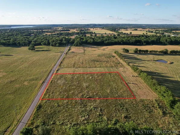 5 S 630th Rd, Grove, OK 74344