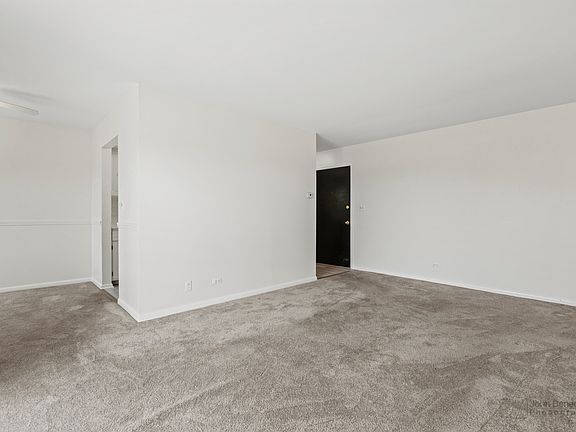 4th image of 2222 Country Club Dr APT 15