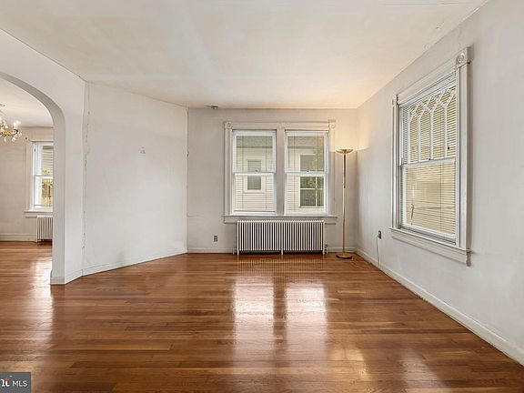 3rd image of 4009 35th St