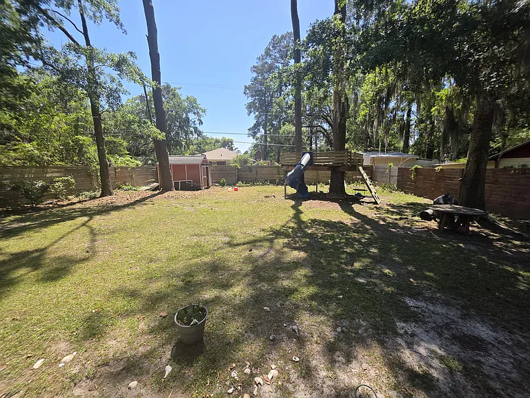 315 Kensington Dr — Photo 20
