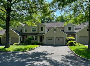 426 Pitkin Holw, Trumbull, CT 06611