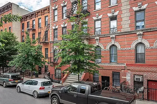 Rented by The Agency | media 16