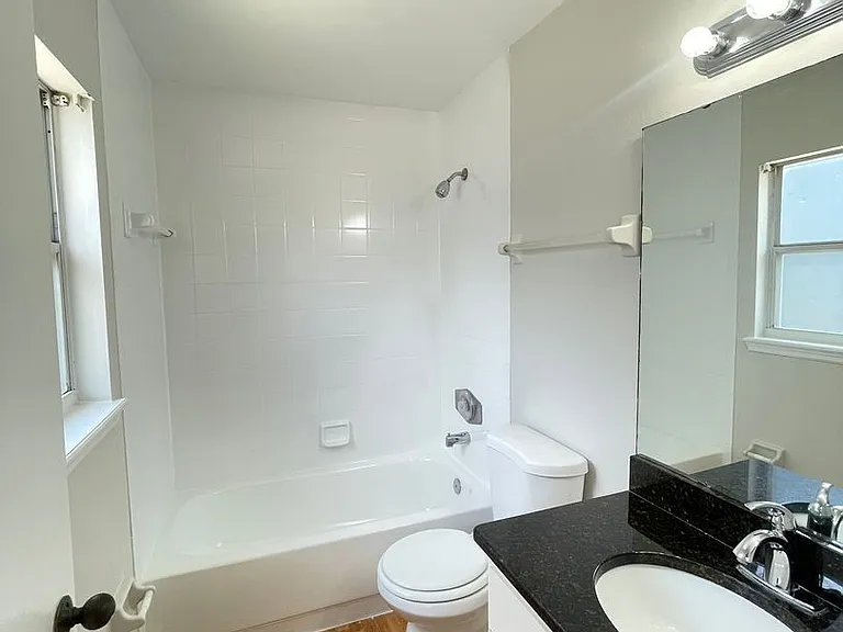313 San Gabriel St — Photo 11