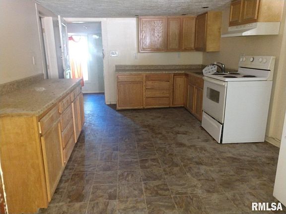 5th image of 404 E Burke St