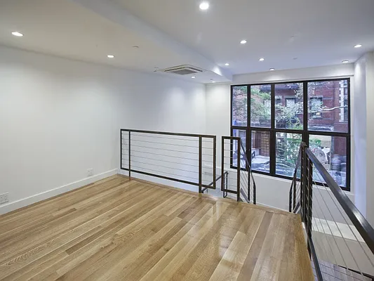 Sold by Sotheby's International Realty | media 11