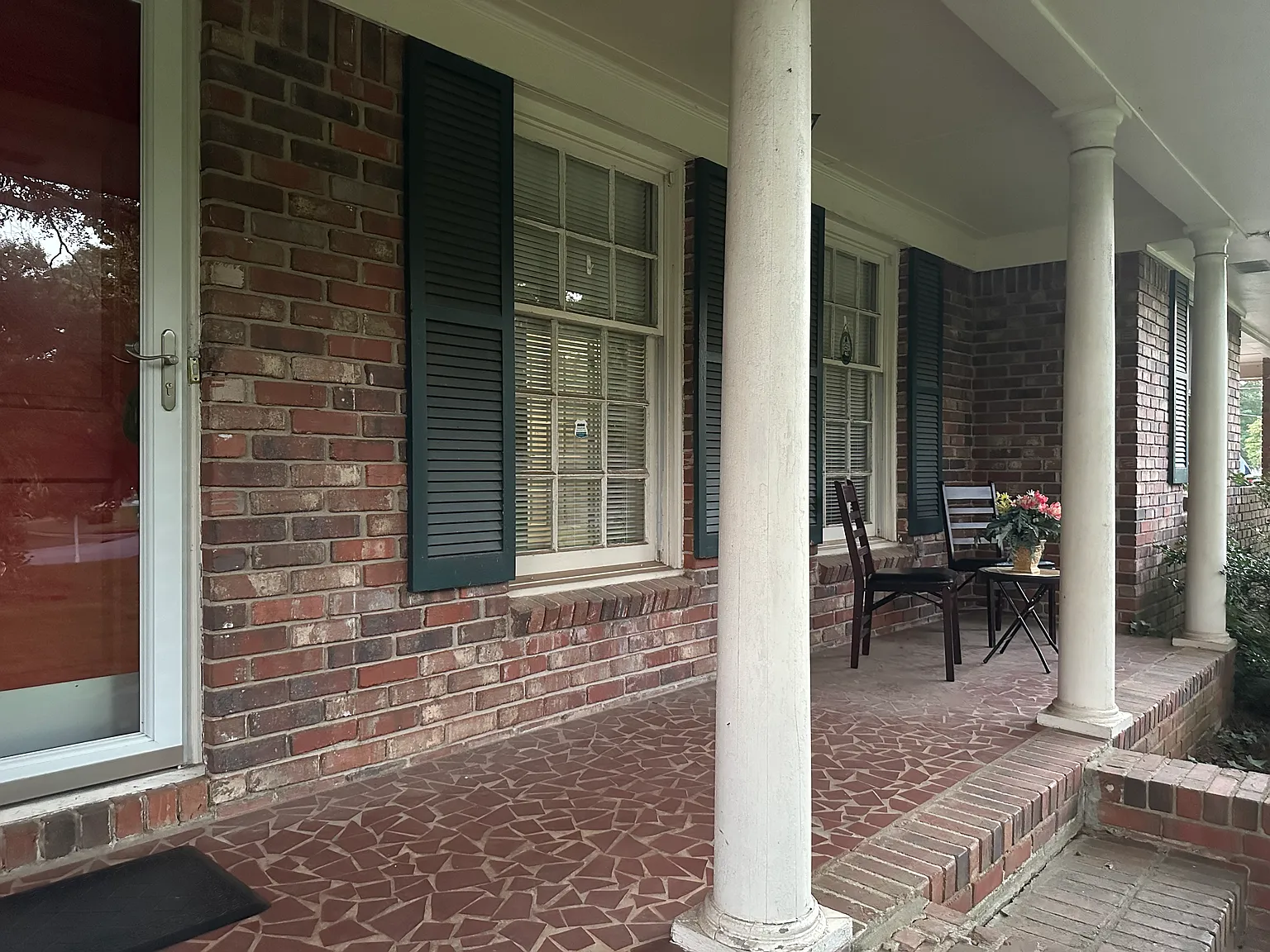 2 bed, 1.5 bath, 1203 sqft, $1,600 — Photo 2