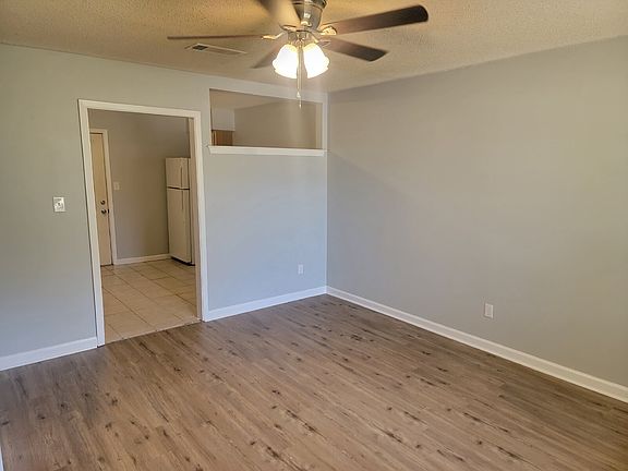 5th image of 1030 Sable Dr #A