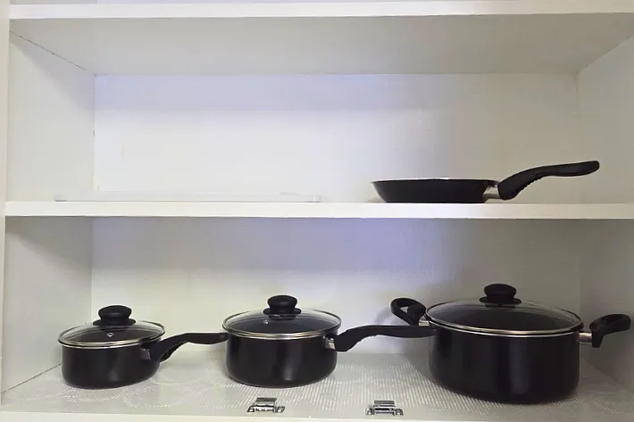 Includes cookware with pots, pans, and lids for your use