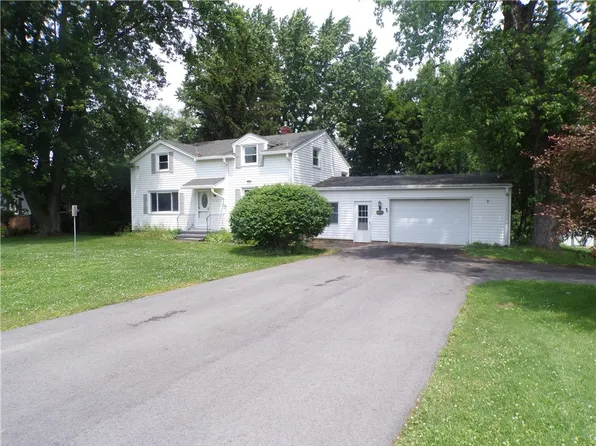 2284 Church Rd, Hamlin, NY 14464