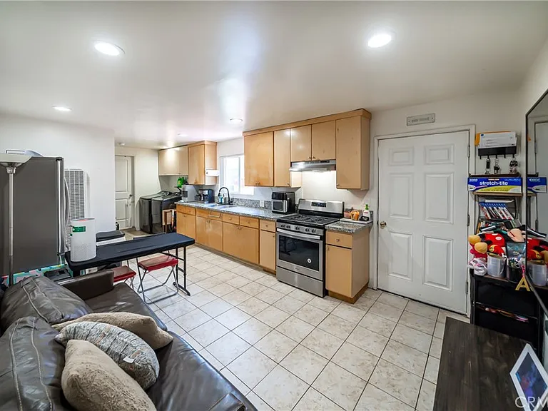 4844 Bluebell Ave — Photo 1
