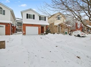 252 Keewatin Ave, Kitchener, ON N2B 3W4