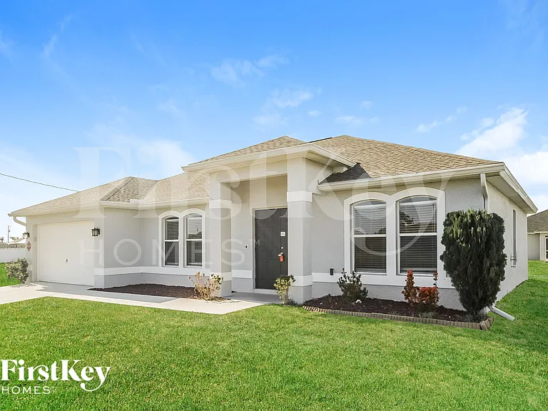 2519 NW 7th St — Photo 2