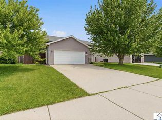 2208 Fairbanks Dr, North Mankato, MN 56003