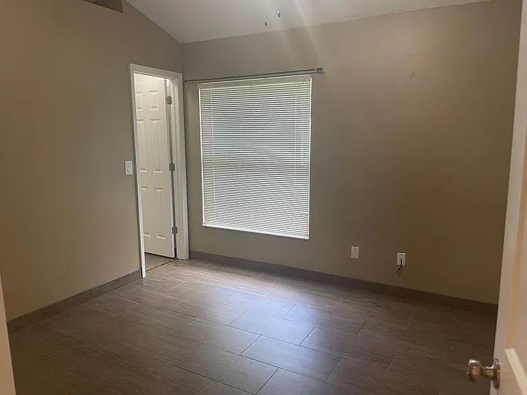 8919 Hannigan Ct — Photo 34