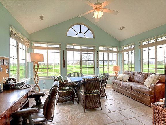 4th image of 2820 Canterbury Cir