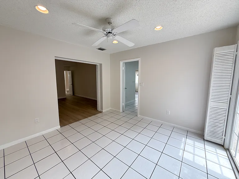 5851 Bristol Ln — Photo 14
