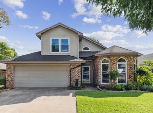 6505 Spitfire Dr, Arlington, TX 76001