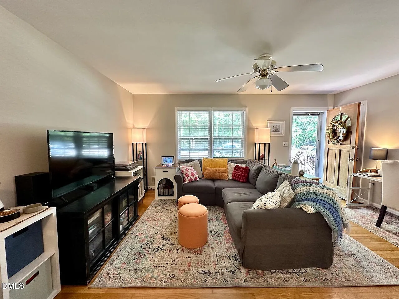 3 bed, 1.5 bath, 1024 sqft, $2,500 — Photo 3