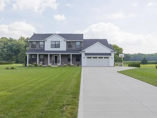 7733 Heritage Way, Amherst, OH 44001