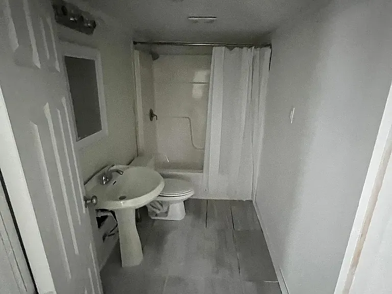 2825 SW Jefferson Ave — Photo 3