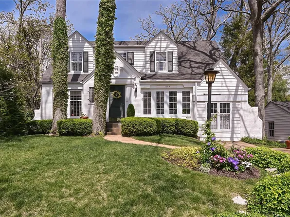 1109 North Dr, Saint Louis, MO 63122