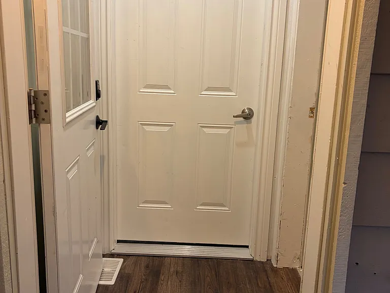 6 Sussex Ave — Photo 6