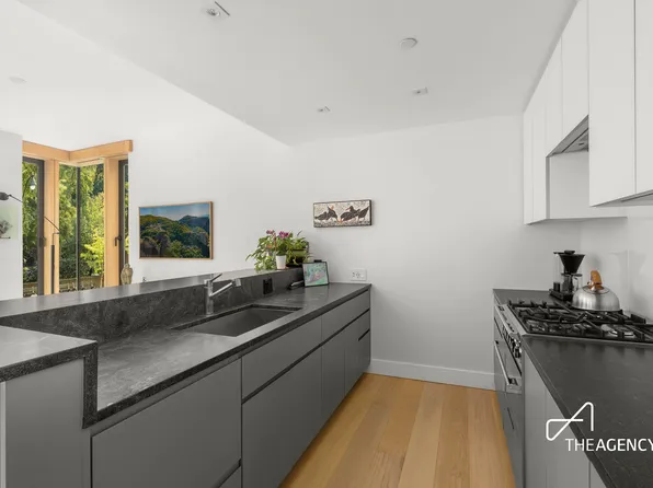 145 Central Park North image 3 of 13