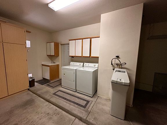 3rd image of 2900 Bow Bridge Dr