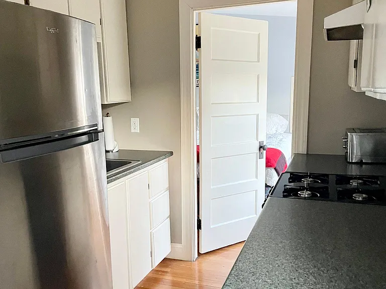116 Emery St #3R — Photo 2