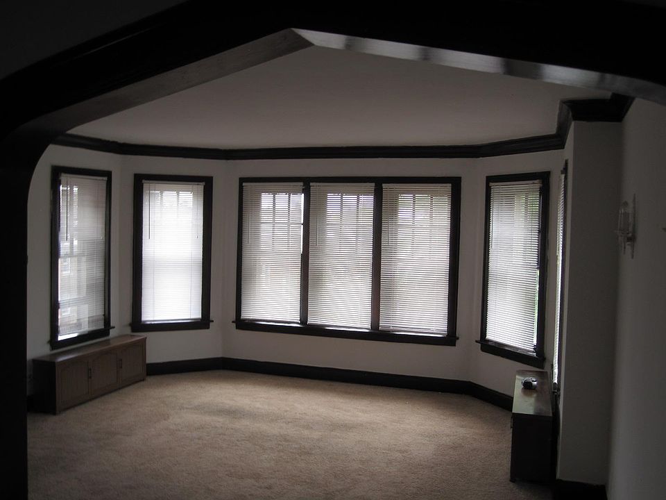 1st image of 8023 S Eberhart Ave Floor 3