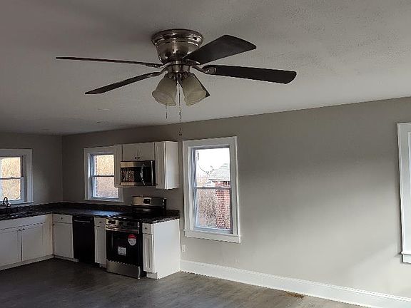 4th image of 126 15th St NW