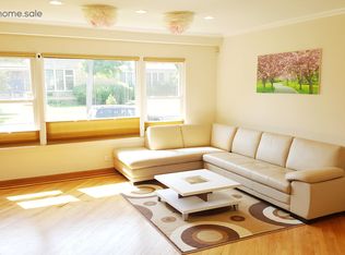 6207 N Hamlin Ave, Chicago, IL 60659