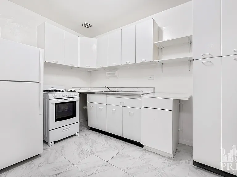 332 E 74th St #3B — Photo 3