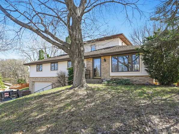 5249 W 95th St, Bloomington, MN 55437
