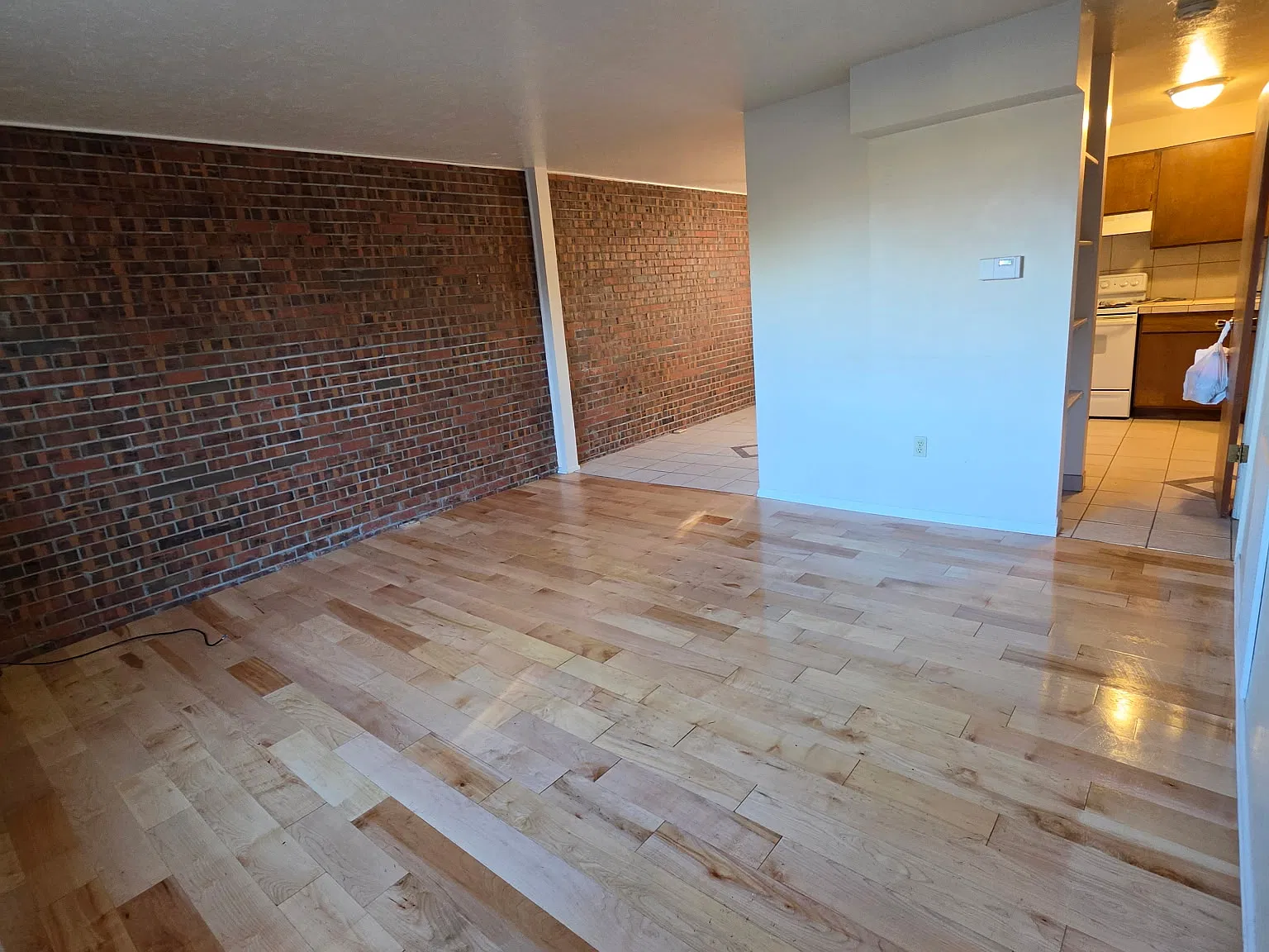 2 bed, 1.5 bath, 950 sqft, $1,825 — Photo 3