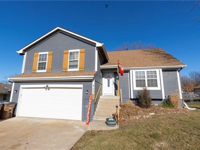 320 Shenandoah Dr, Raymore, MO, 64083