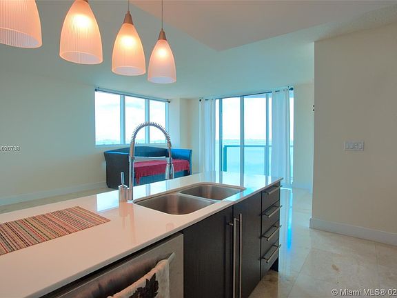 3rd image of 665 NE 25th St APT 1404